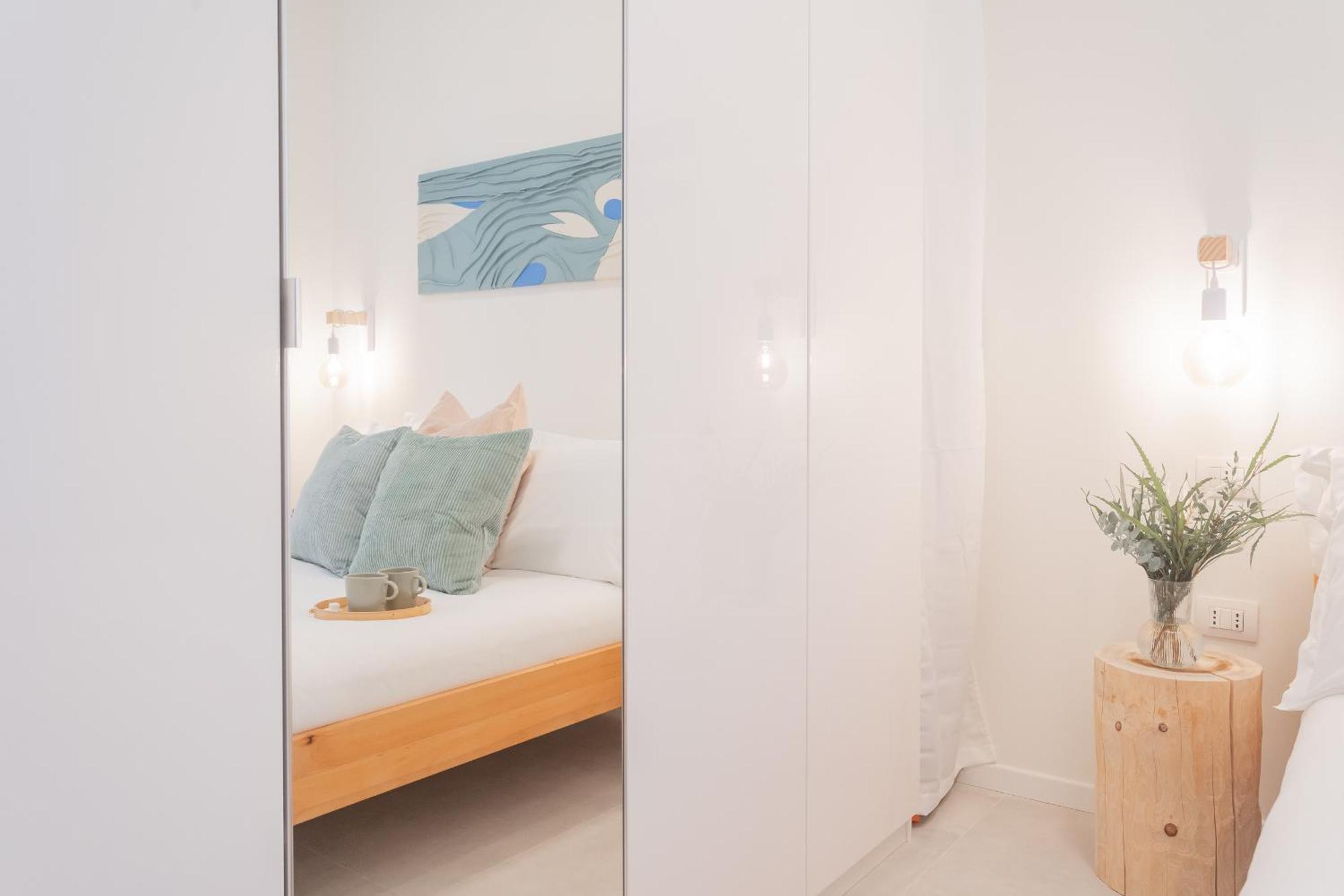 Enchanted Como Lake - City Apartment 2 By Rent All Комо Екстериор снимка